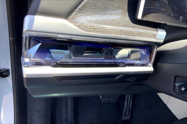 new 2025 BMW 760 car, priced at $129,625