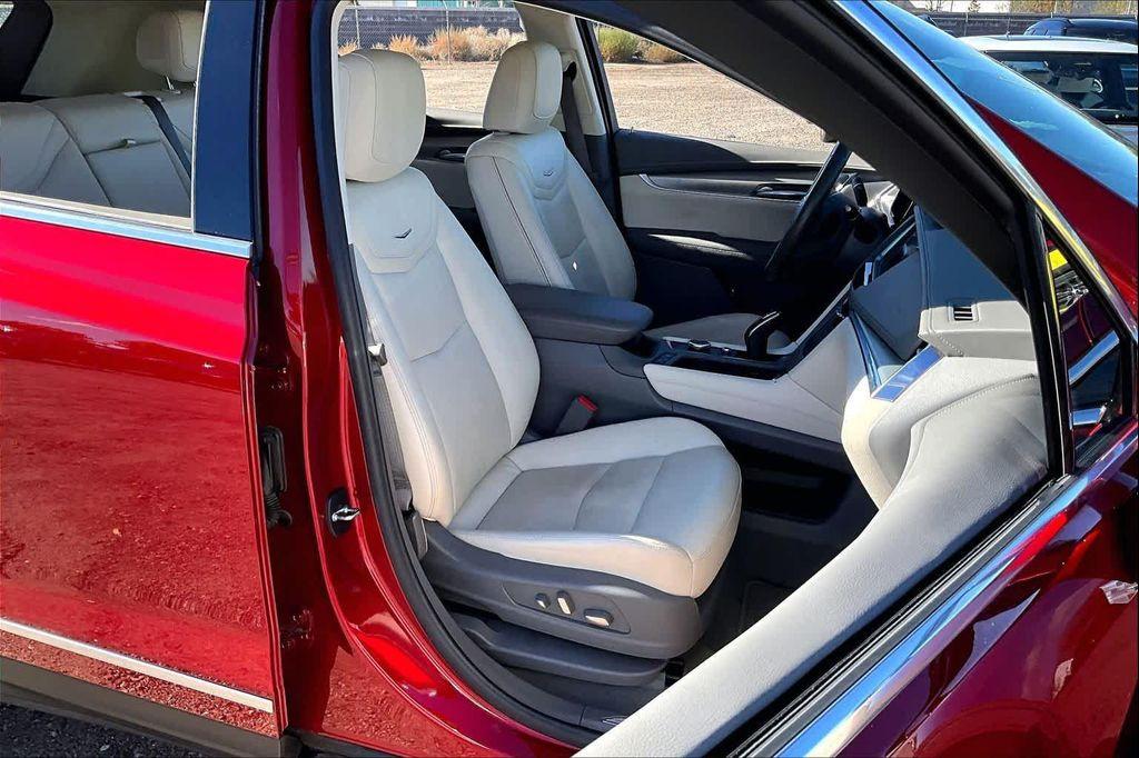 used 2021 Cadillac XT5 car, priced at $29,750