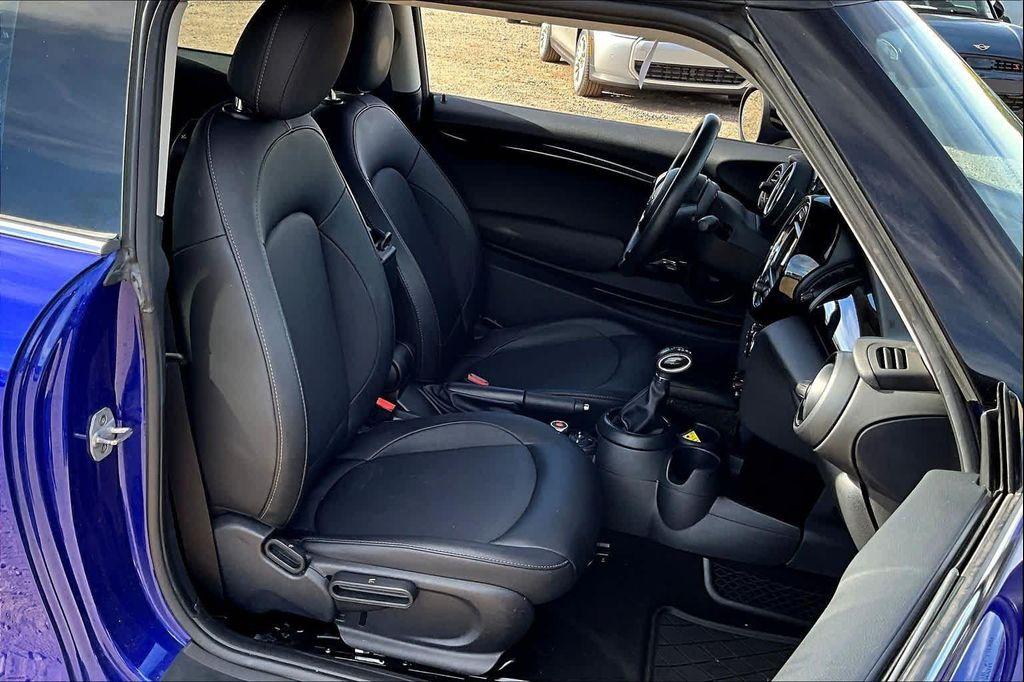 used 2019 MINI Hardtop car, priced at $18,900
