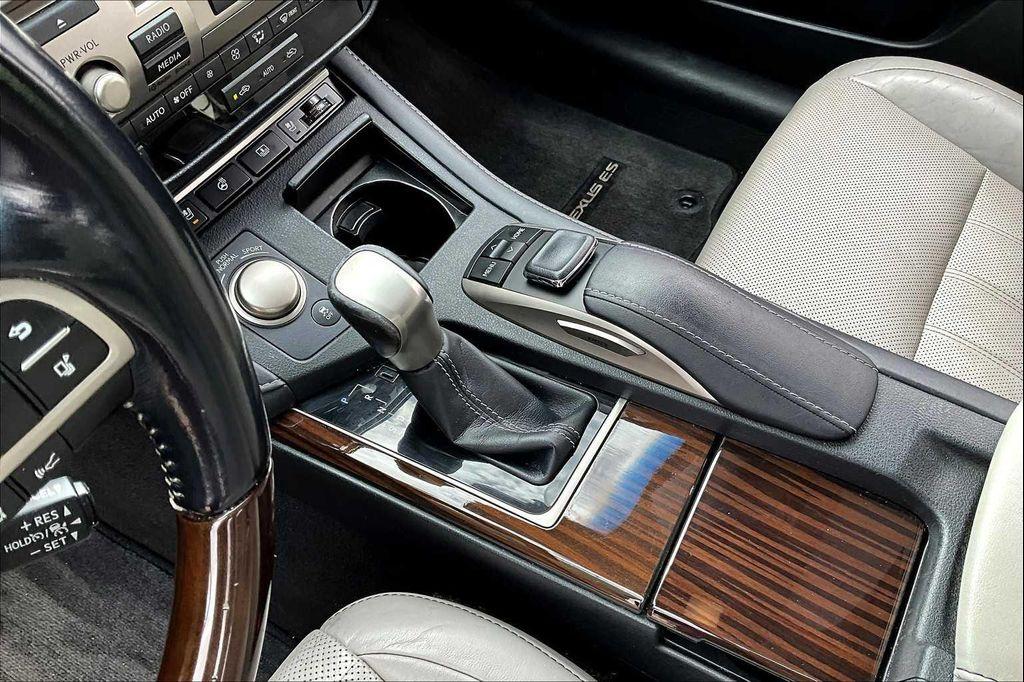 used 2016 Lexus ES 350 car, priced at $21,750