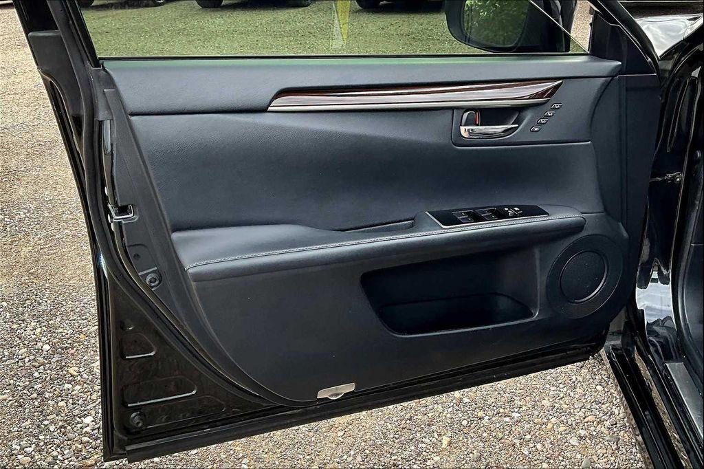 used 2016 Lexus ES 350 car, priced at $21,750