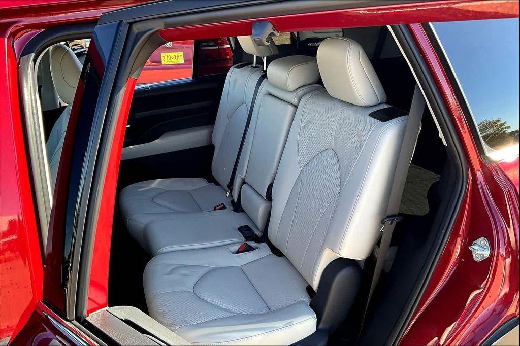 used 2025 Toyota Grand Highlander car, priced at $59,950