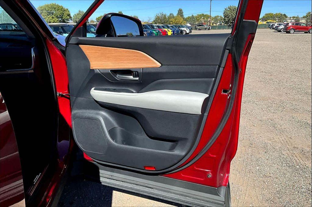 used 2025 Toyota Grand Highlander car, priced at $59,950