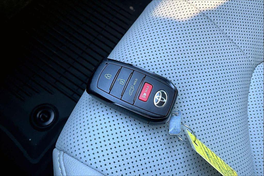 used 2025 Toyota Grand Highlander car, priced at $59,950