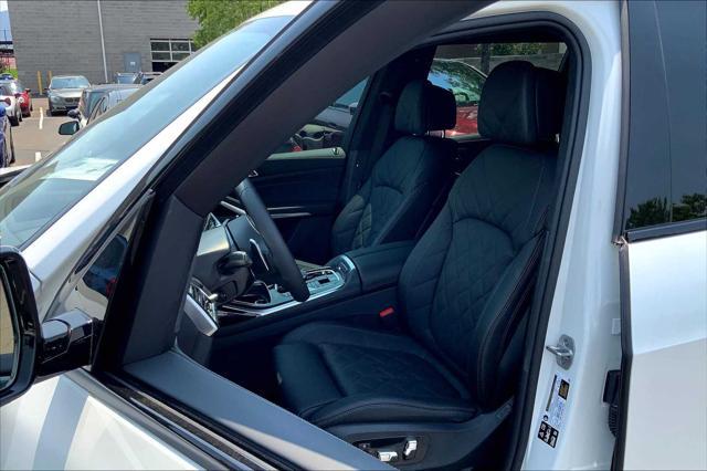 new 2026 BMW X7 car, priced at $93,675