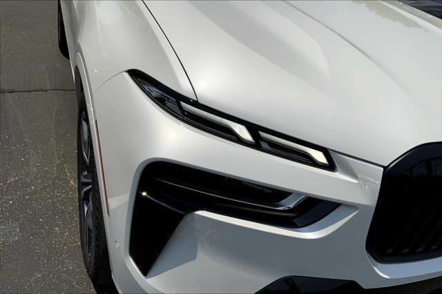 new 2026 BMW X7 car, priced at $93,675