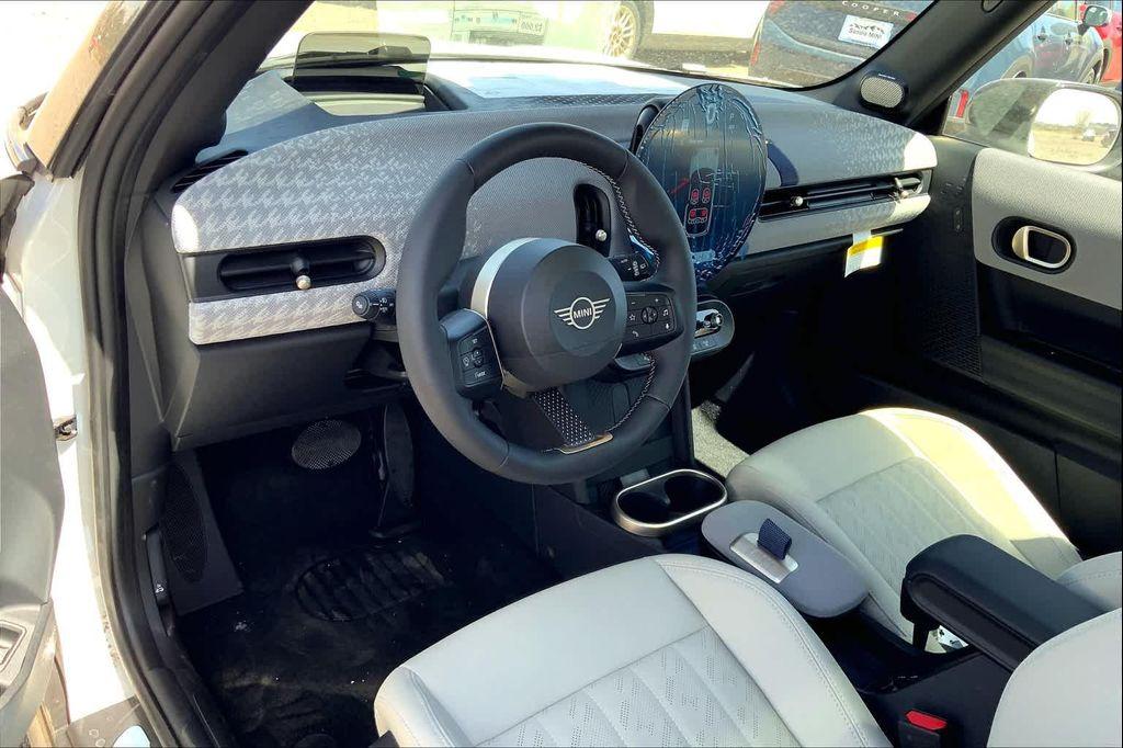 new 2025 MINI Hardtop car, priced at $35,560
