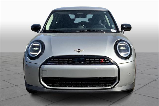 new 2025 MINI Hardtop car, priced at $35,595