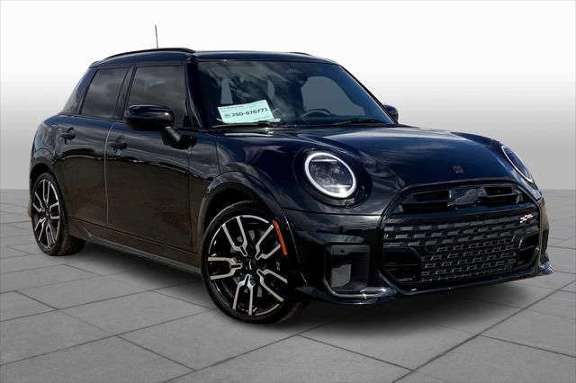 used 2025 MINI Hardtop car, priced at $38,000