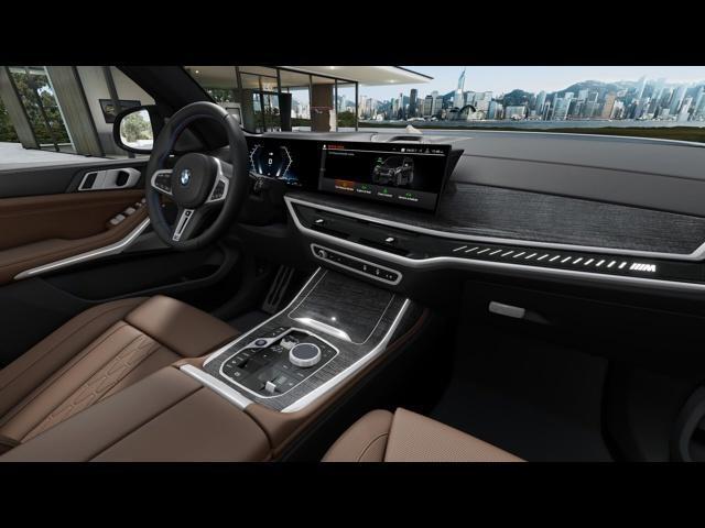 new 2025 BMW X7 car, priced at $124,090