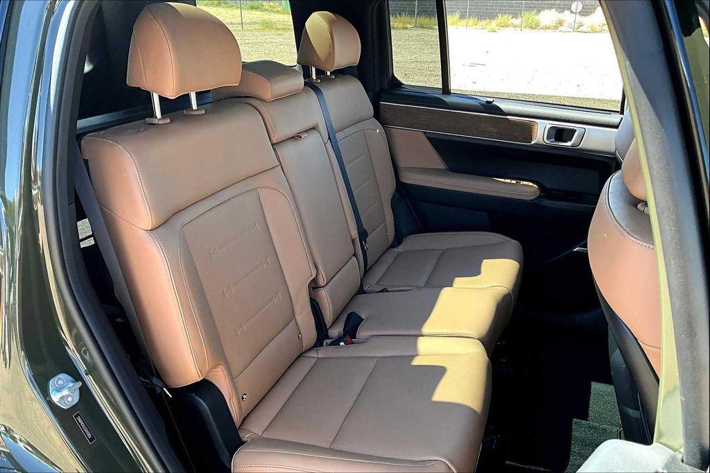 used 2025 Hyundai Santa Fe car, priced at $42,500