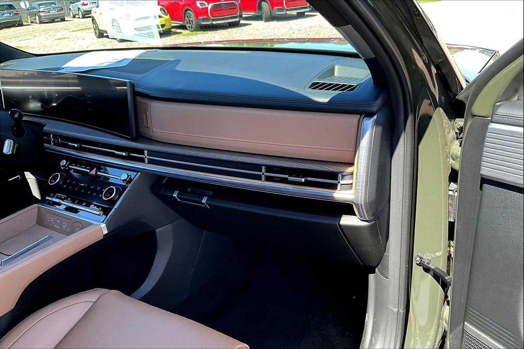 used 2025 Hyundai Santa Fe car, priced at $42,500