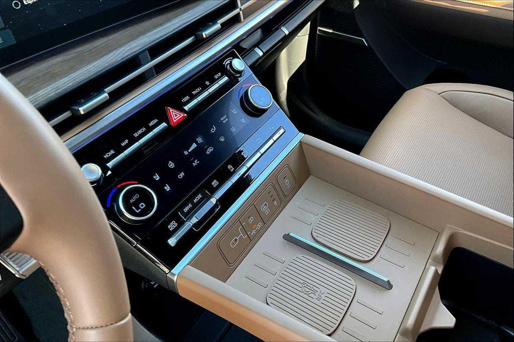 used 2025 Hyundai Santa Fe car, priced at $42,500