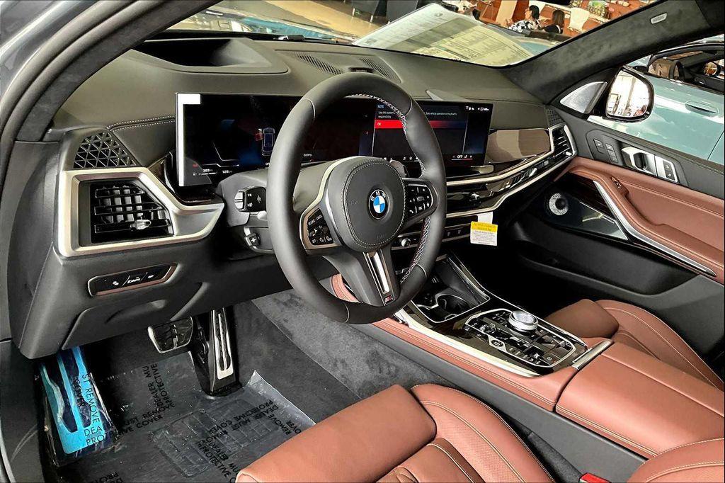 new 2026 BMW X7 car, priced at $125,690