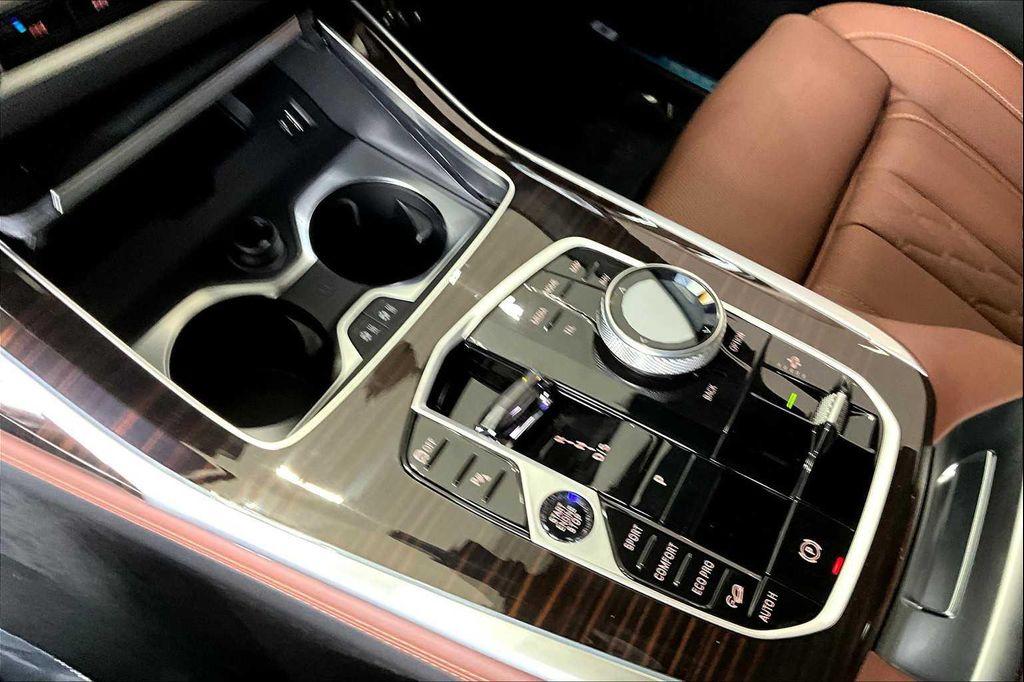 new 2026 BMW X7 car, priced at $125,690