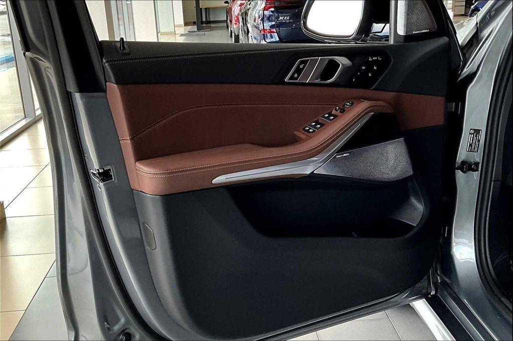 new 2026 BMW X7 car, priced at $125,690