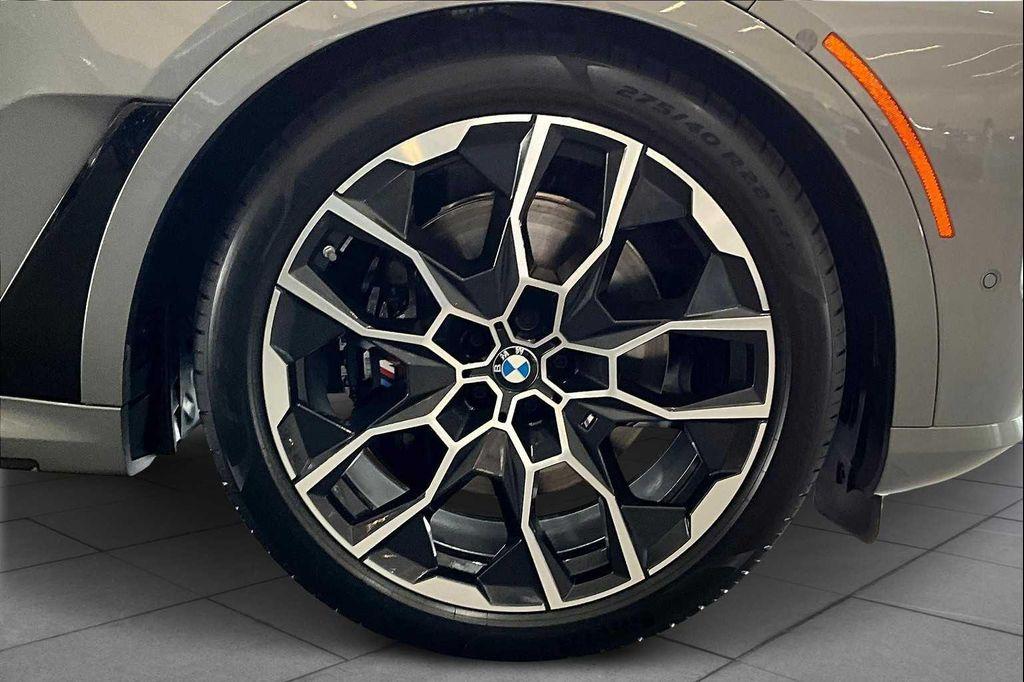 new 2026 BMW X7 car, priced at $125,690