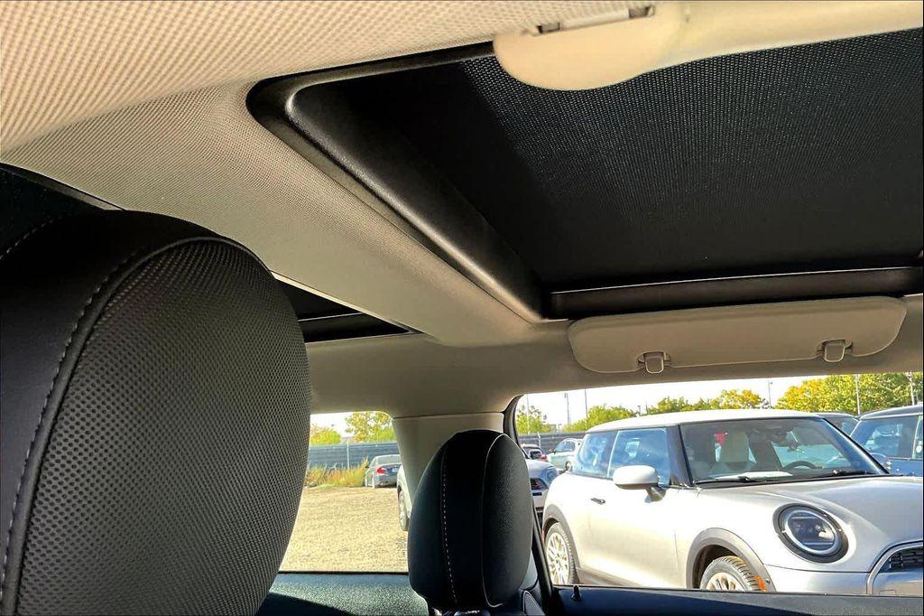 used 2024 MINI Hardtop car, priced at $24,500