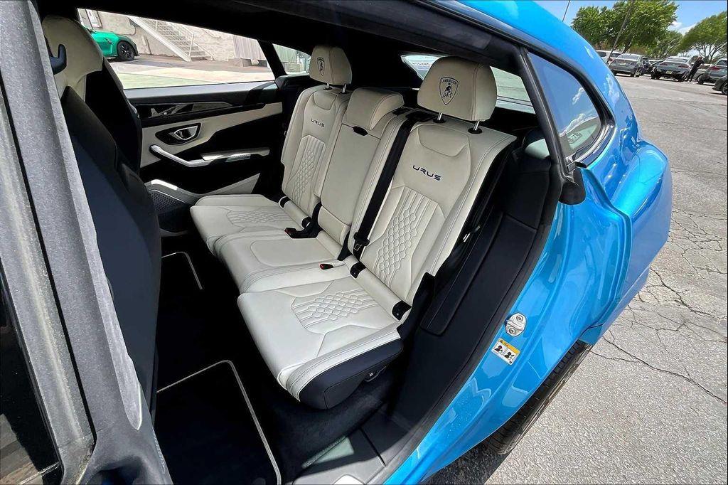 used 2023 Lamborghini Urus car, priced at $259,000