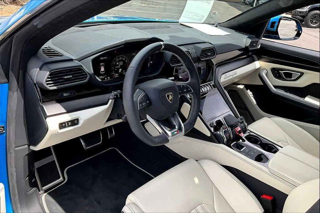 used 2023 Lamborghini Urus car, priced at $259,000