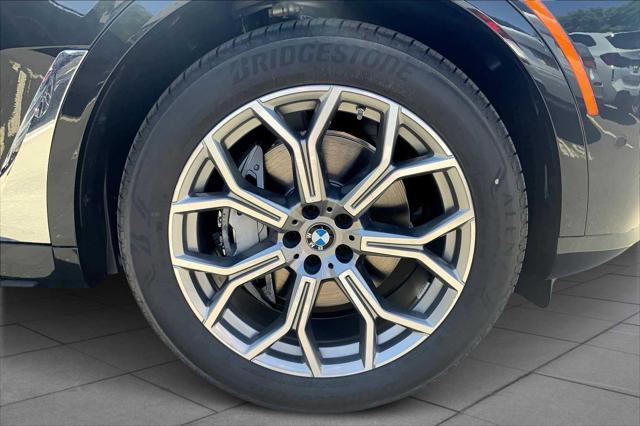 new 2026 BMW X7 car, priced at $89,425