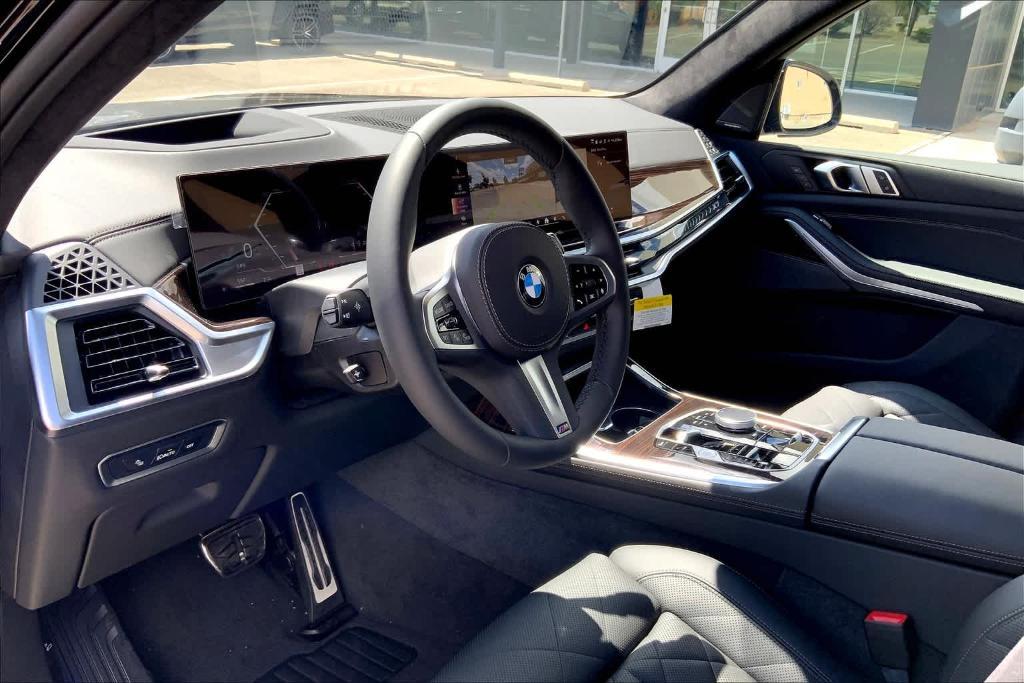 new 2025 BMW X7 car, priced at $93,060