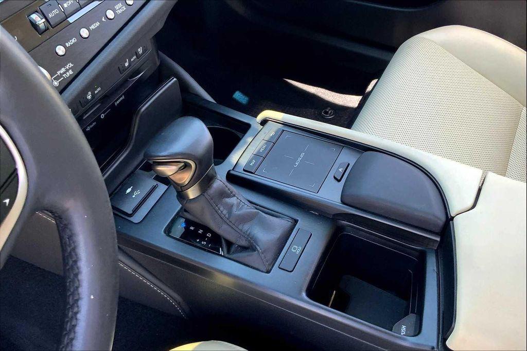 used 2022 Lexus ES 350 car, priced at $37,500