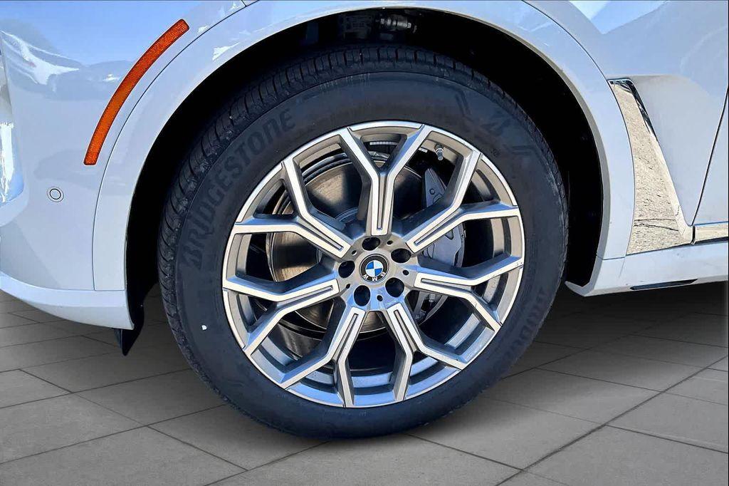 new 2026 BMW X7 car, priced at $94,265