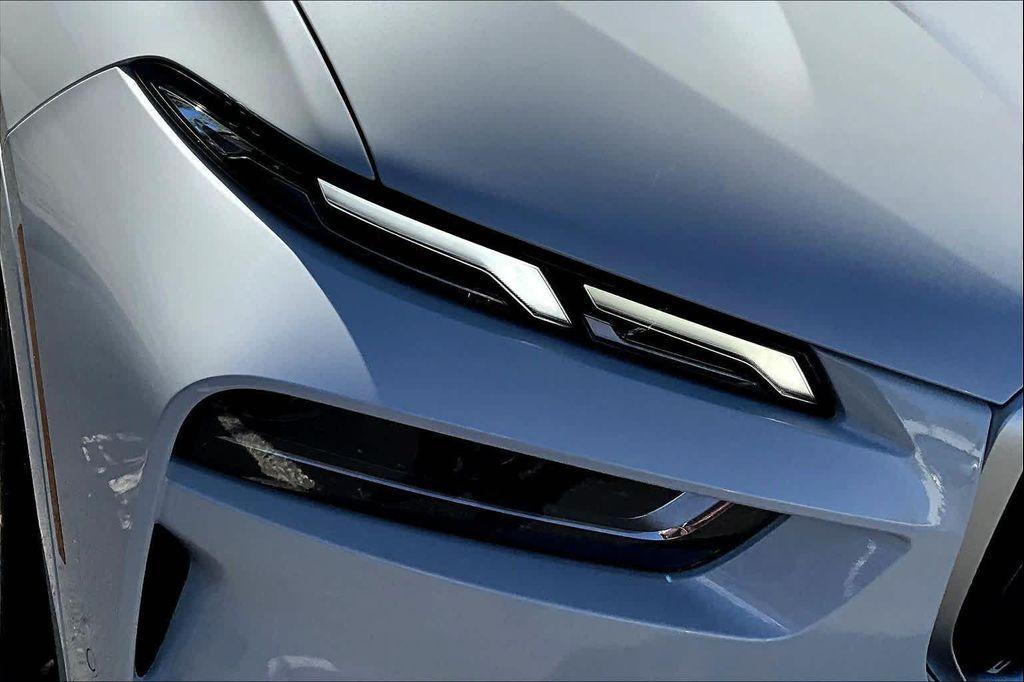 new 2026 BMW X7 car, priced at $94,265