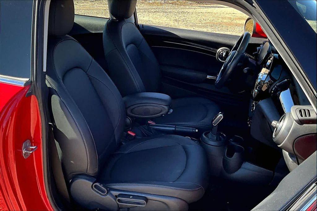 used 2023 MINI Hardtop car, priced at $23,900