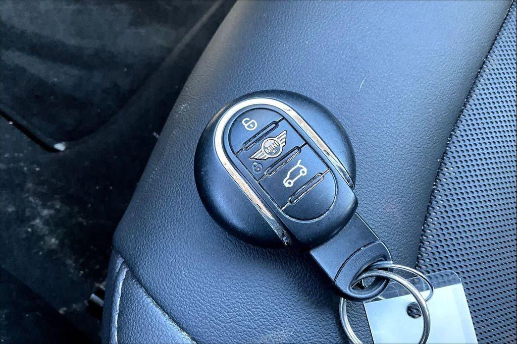 used 2023 MINI Hardtop car, priced at $23,900