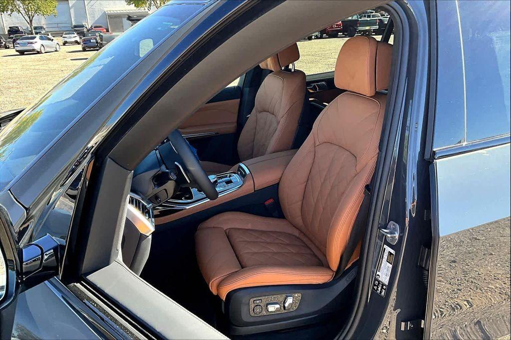 new 2026 BMW X7 car, priced at $99,780