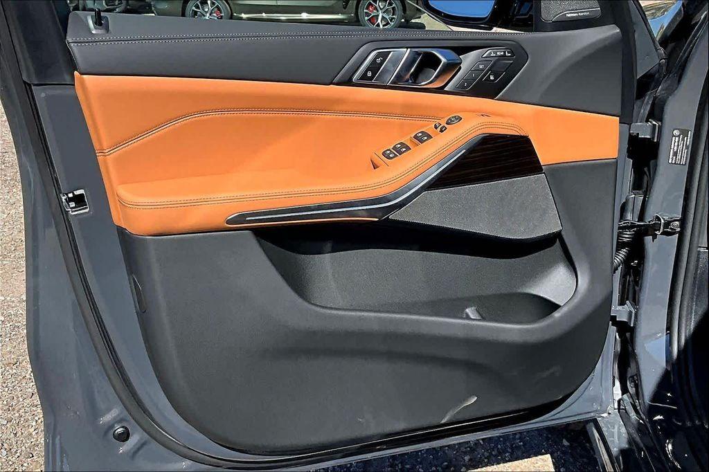 new 2026 BMW X7 car, priced at $99,780