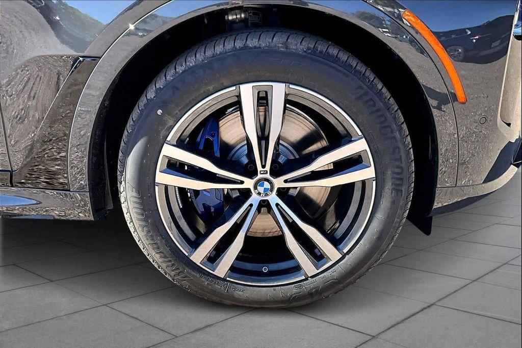 new 2026 BMW X7 car, priced at $99,780