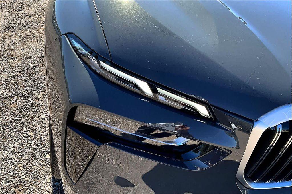 new 2026 BMW X7 car, priced at $99,780