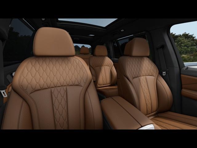 new 2025 BMW X7 car, priced at $120,105