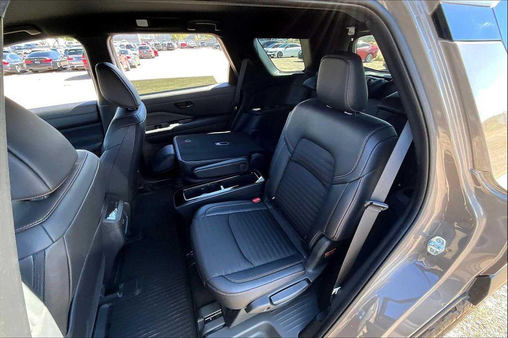 used 2025 Nissan Pathfinder car, priced at $39,950