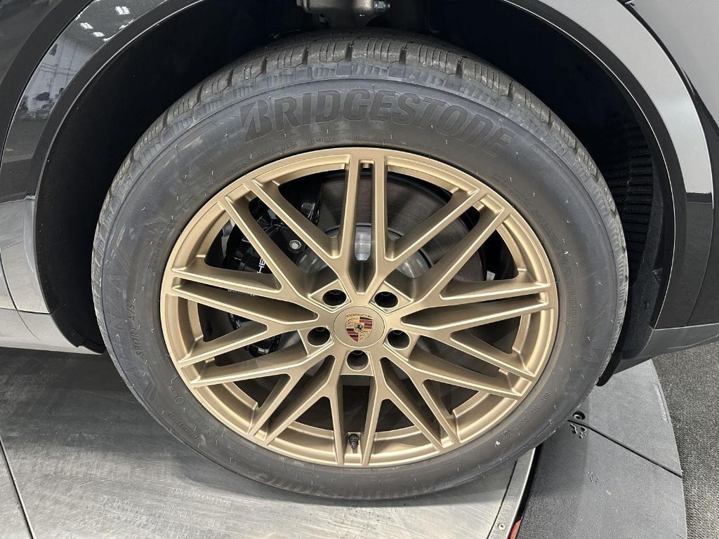 new 2025 Porsche Cayenne car, priced at $139,555