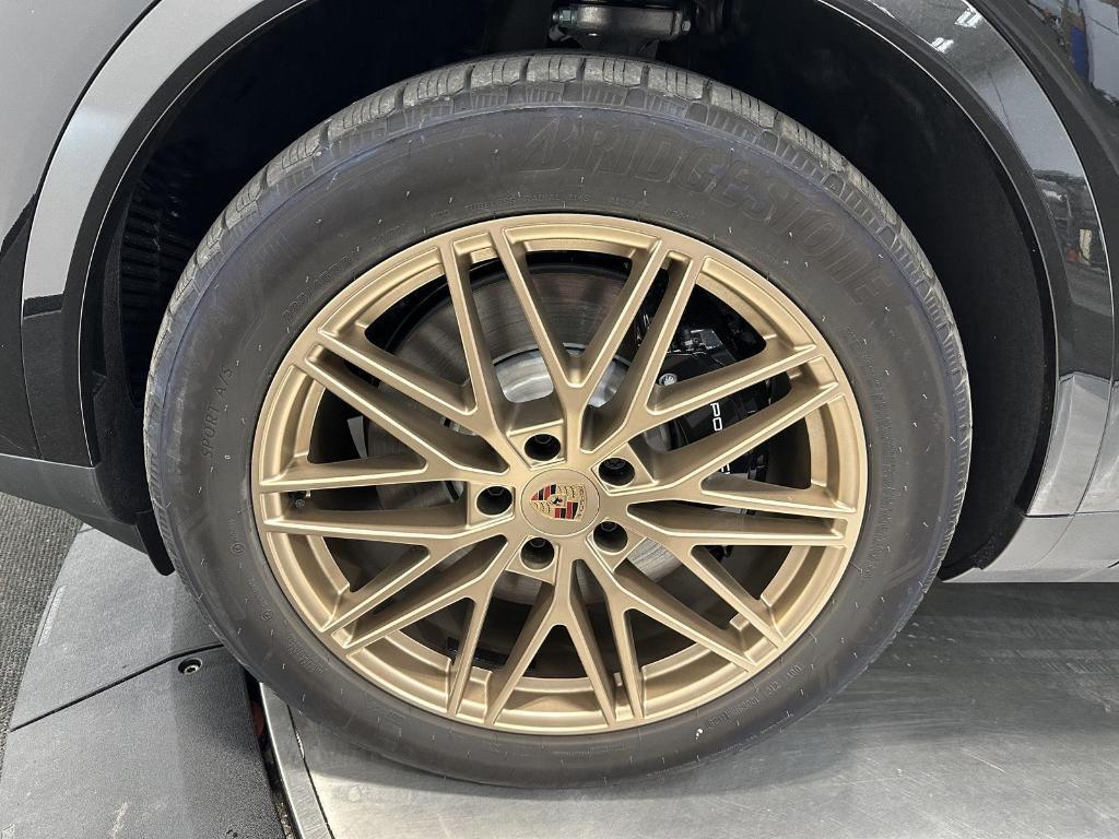 new 2025 Porsche Cayenne car, priced at $139,555