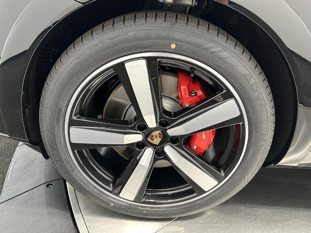 new 2025 Porsche Cayenne car, priced at $159,065