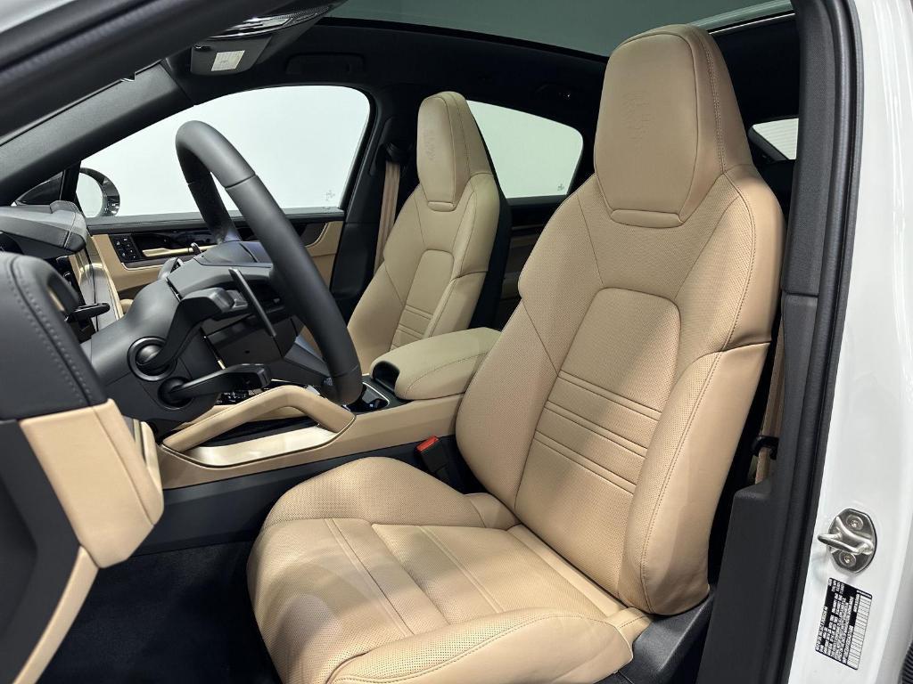 new 2025 Porsche Cayenne car, priced at $130,075