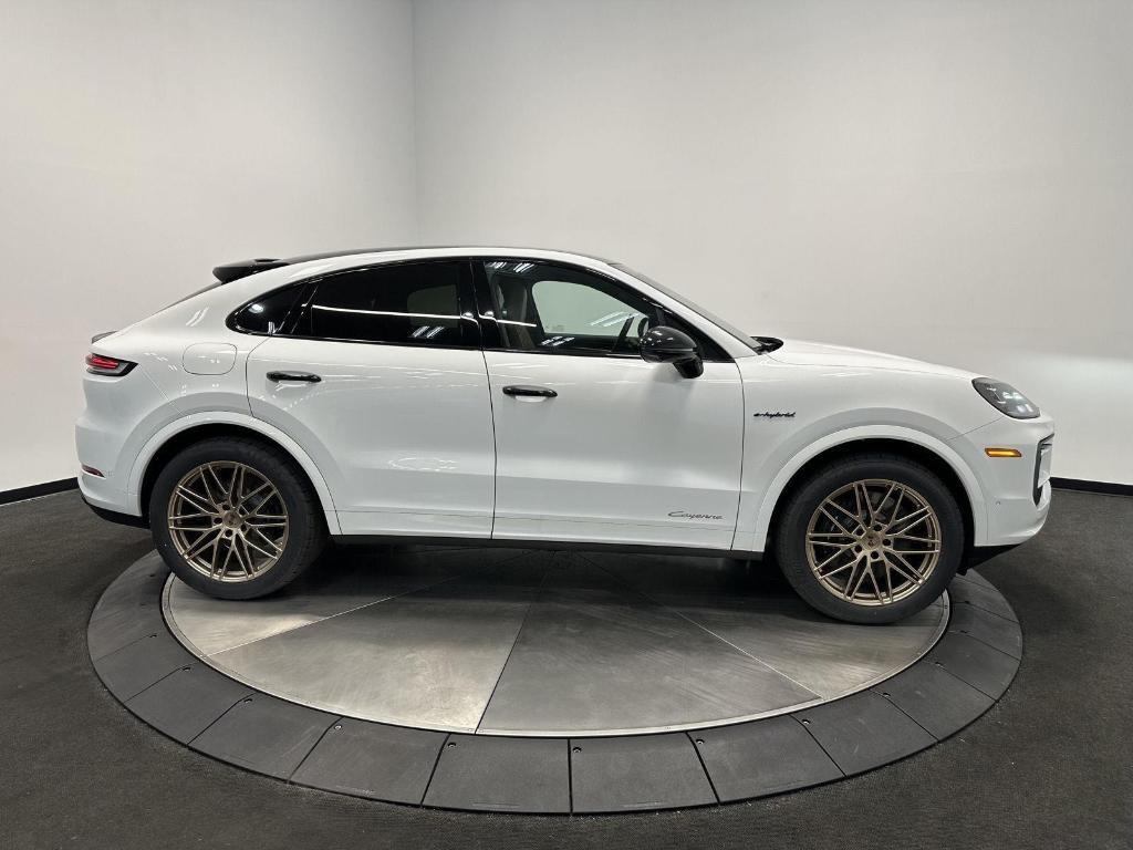 new 2025 Porsche Cayenne car, priced at $130,075