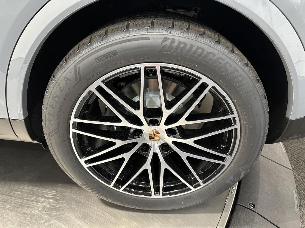 new 2025 Porsche Cayenne car, priced at $106,955