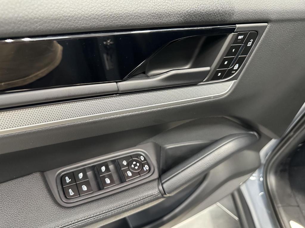 new 2025 Porsche Cayenne car, priced at $106,955