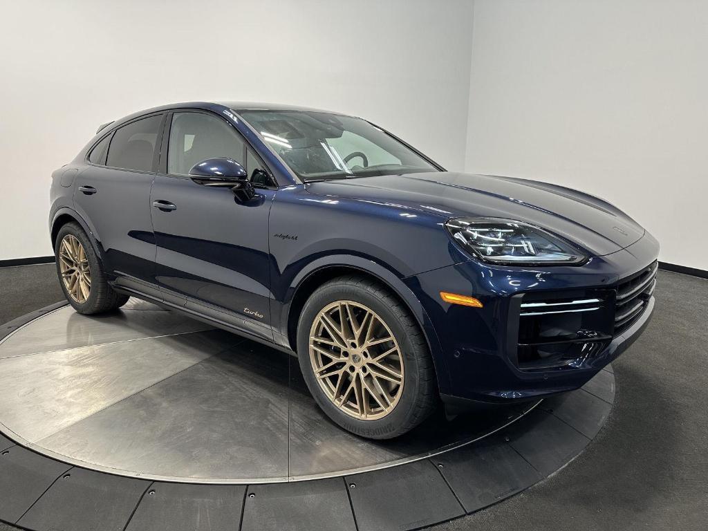 new 2025 Porsche Cayenne car, priced at $193,325