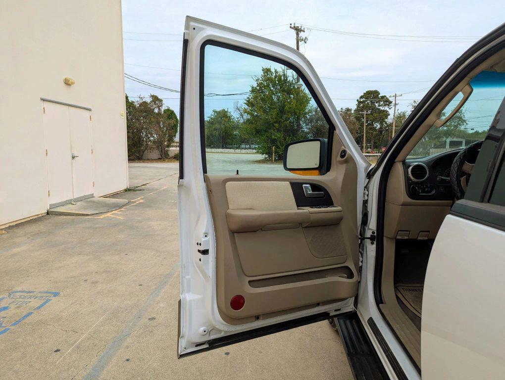 used 2003 Ford Expedition car, priced at $5,995