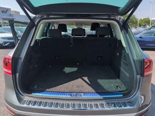 used 2016 Volkswagen Touareg car