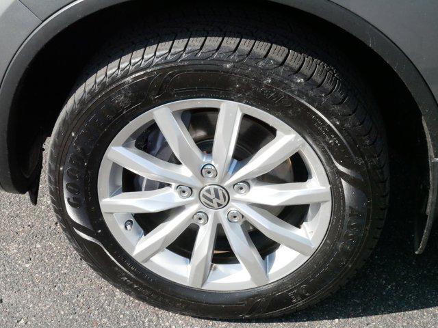 used 2016 Volkswagen Touareg car, priced at $16,975