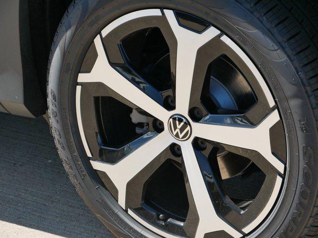 new 2025 Volkswagen Tiguan car, priced at $37,879