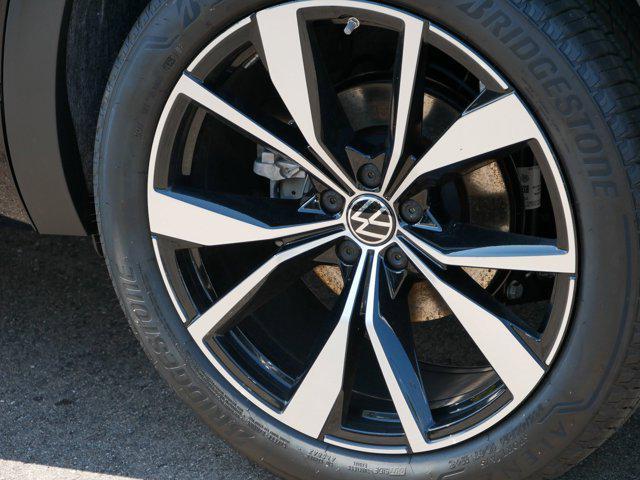 new 2025 Volkswagen Atlas car, priced at $51,624